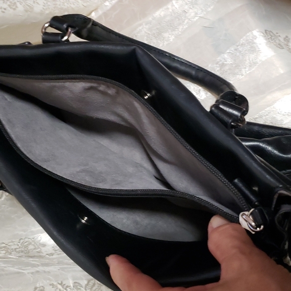 Kenneth Cole Reaction Faux Leather Black Handbag - Picture 3 of 6